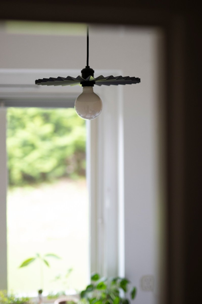 Omega Taklampa 35 Svart | Globen Lighting | 7319432510111 | 251011 | Maessing Interiör
