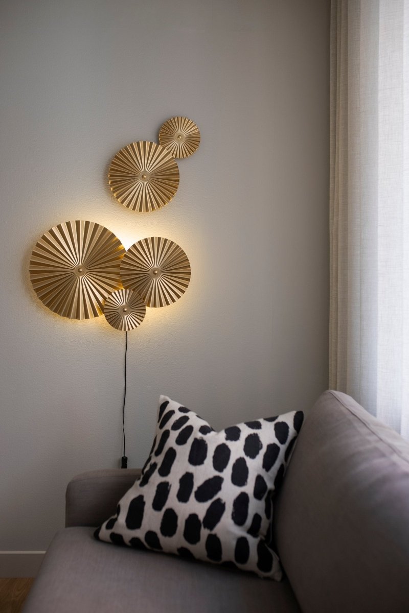 Omega Vägglampa Guld | Globen Lighting | 7319432310650 | 231065 | Maessing Interiör