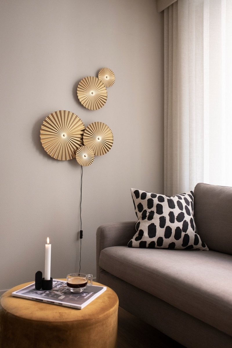 Omega Vägglampa Guld | Globen Lighting | 7319432310650 | 231065 | Maessing Interiör