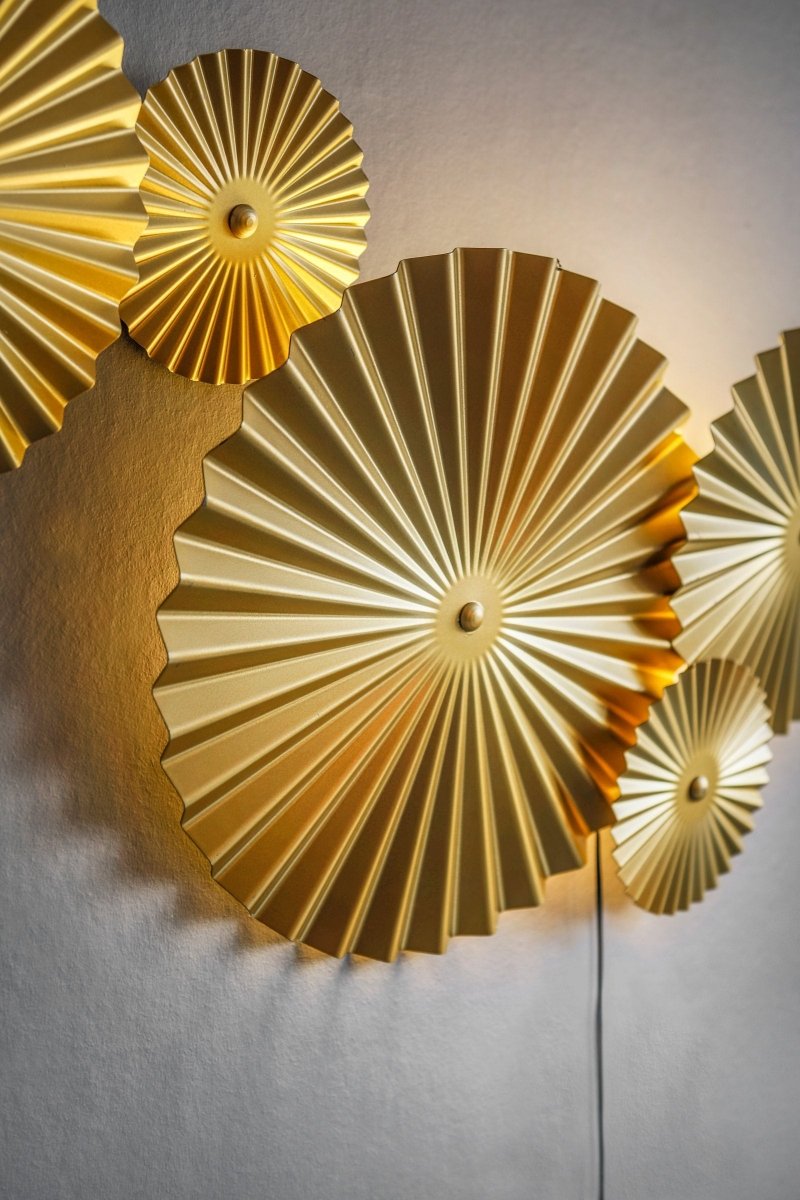 Omega Vägglampa Guld | Globen Lighting | 7319432310650 | 231065 | Maessing Interiör