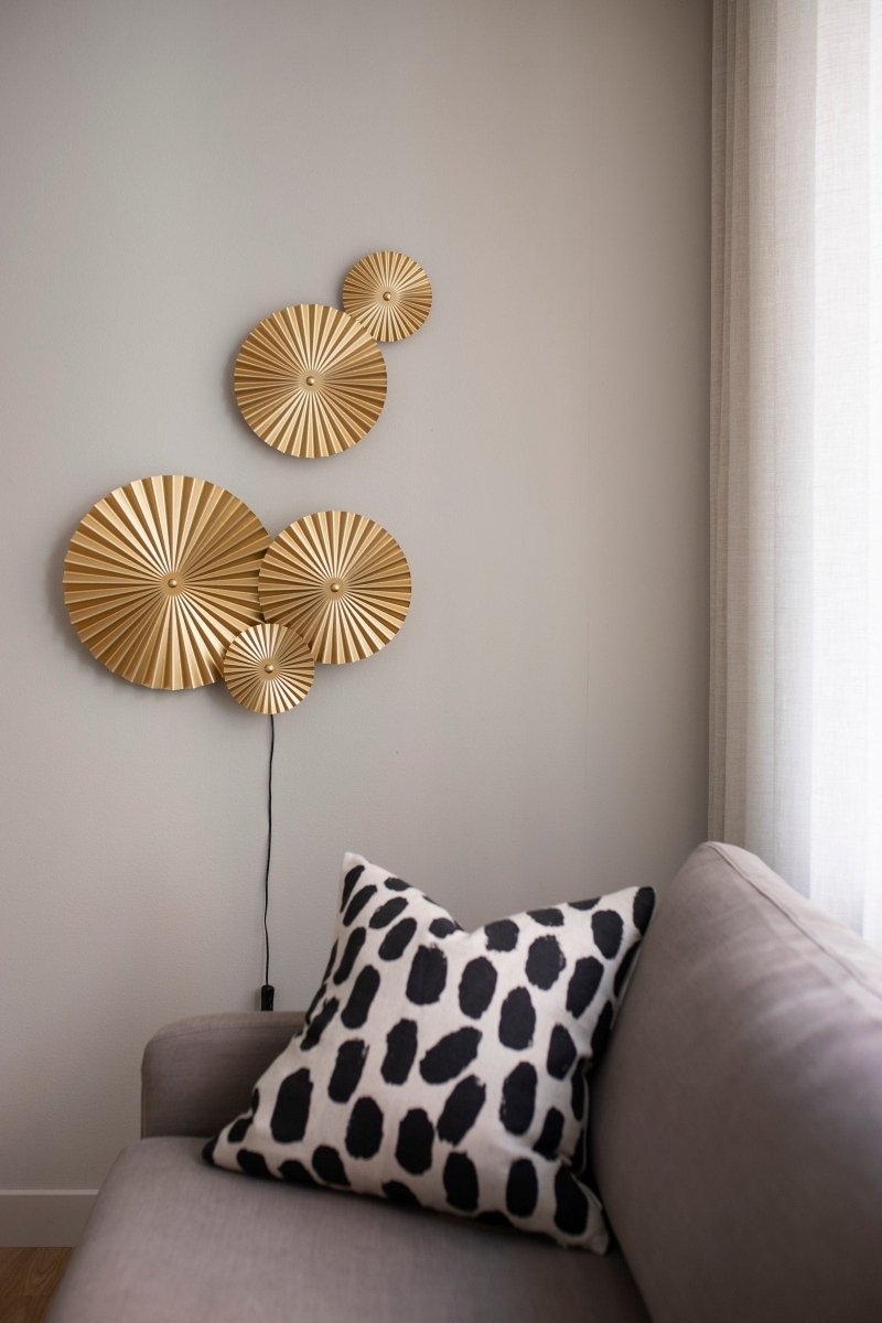 Omega Vägglampa Guld | Globen Lighting | 7319432310650 | 231065 | Maessing Interiör