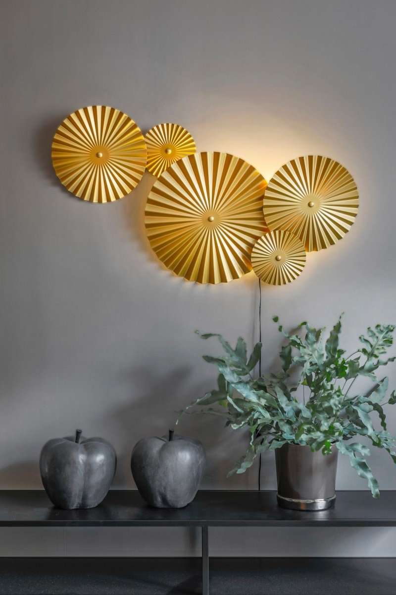 Omega Vägglampa Guld | Globen Lighting | 7319432310650 | 231065 | Maessing Interiör