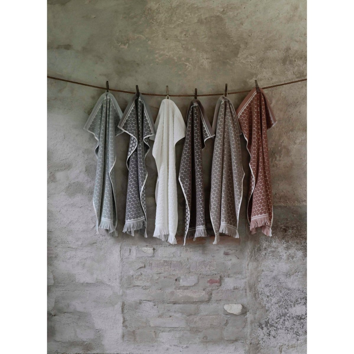 Peg Offwhite Handduk | Fondaco | 7340073893912 | 210118 - 350 - 09 | Maessing Interiör