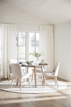 Taransay Matbord Brun Marmor/Vitpigmenterad Ek Ø125 | Rowico Home | 7340126557204 | 120862 | Maessing Interiör