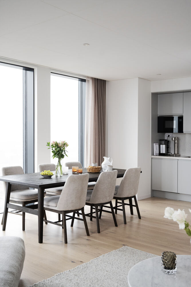 Plainfield Matbord Brun Ek 220 | Rowico Home | 7340126565698 | 121184 | Maessing Interiör