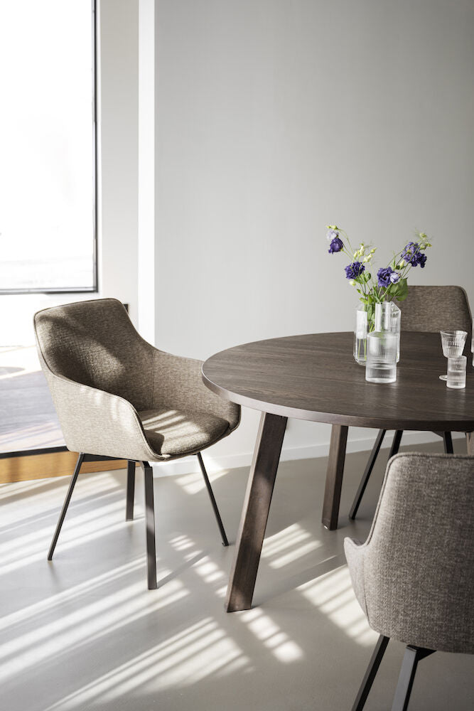 Glenside Matbord Brun Ek Ø130 | Rowico Home | 7340126559574 | 121144 | Maessing Interiör