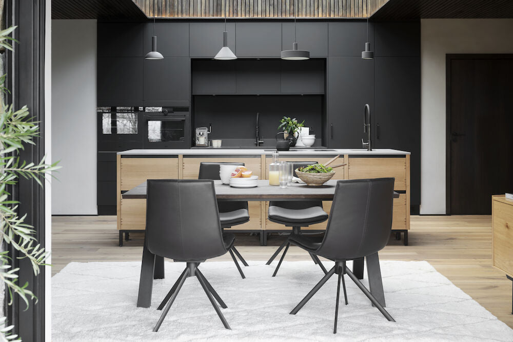 Carradale Matbord Brun Ek/Svarta V - ben 170 | Rowico Home | 7340126556276 | 120881 | Maessing Interiör