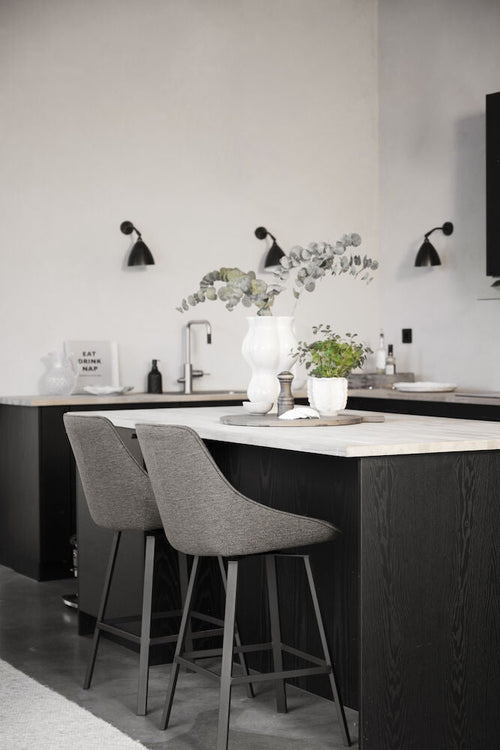 Alison Barstol Mörkbeige/Svart | Rowico Home | 7340126571088 | 117834 | Maessing Interiör