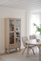 Alison Stol Ljusbeige/Vitpigmenterad Ek | Rowico Home | 7340126571637 | 117861 | Maessing Interiör