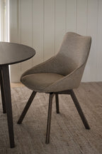 Alison Stol Mörkbeige/Brun Ek | Rowico Home | 7340126571675 | 117866 | Maessing Interiör