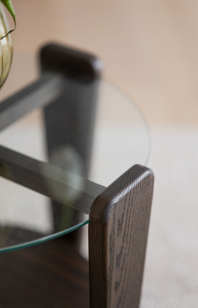 Arran Soffbord Brun Ek/Glas Ø52 | Rowico Home | 7340126580011 | 121275 | Maessing Interiör