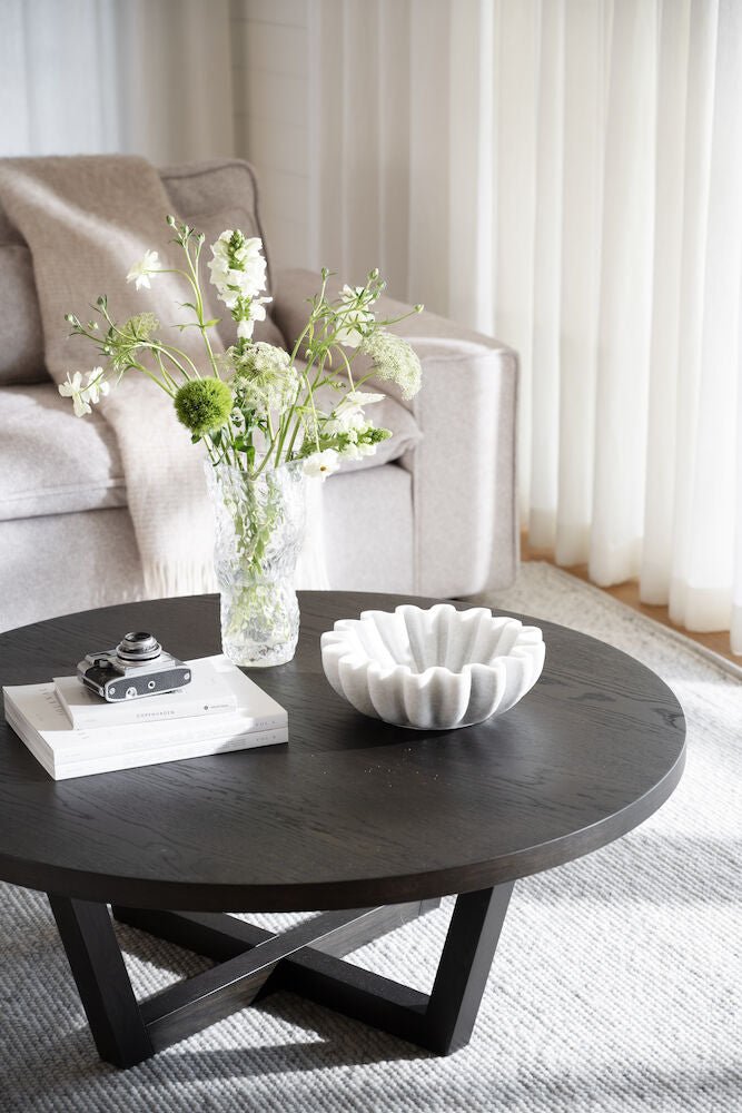 Boxford Soffbord Brun Ek Ø110 | Rowico Home | 7340126557082 | 121018 | Maessing Interiör