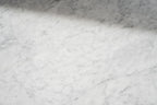 Brooksville Soffbord Vit Marmor/Brun Ek 90 | Rowico Home | 7340126554852 | 120791 | Maessing Interiör