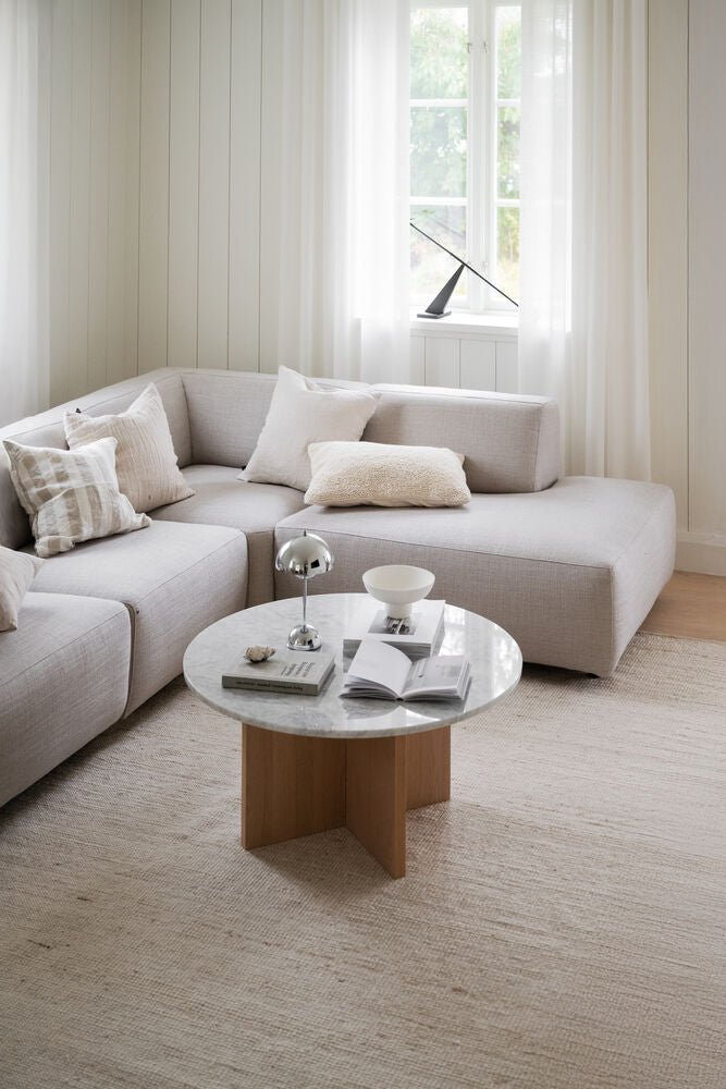 Brooksville Soffbord Vit Marmor/Vitpigmenterad Ek Ø90 | Rowico Home | 7340126554791 | 120785 | Maessing Interiör