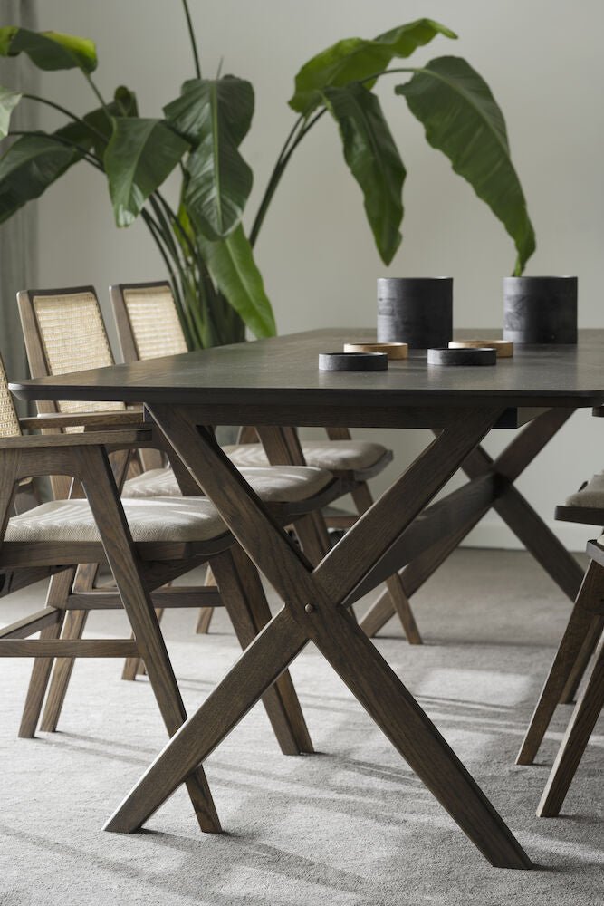 Calverton Matbord Brun Ek 230 | Rowico Home | 7340126555170 | 120650 | Maessing Interiör