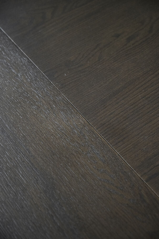Calverton Matbord Brun Ek 230 | Rowico Home | 7340126555170 | 120650 | Maessing Interiör
