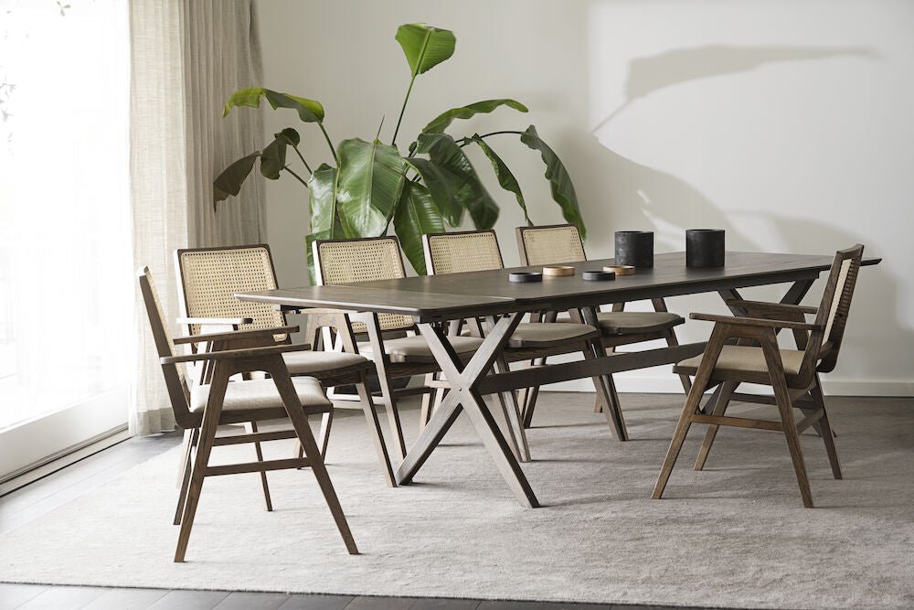 Calverton Matbord Brun Ek 230 | Rowico Home | 7340126555170 | 120650 | Maessing Interiör