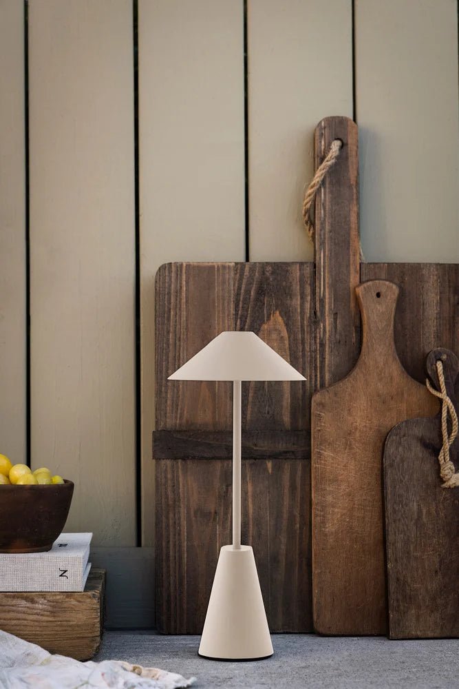 Cannes 32 Portabel Bordslampa Mud | Globen Lighting | 7319434936100 | 493610 | Maessing Interiör