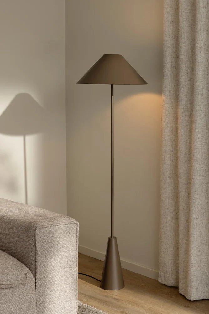 Cannes Golvlampa Brun | Globen Lighting | 7319434034066 | 403406 | Maessing Interiör