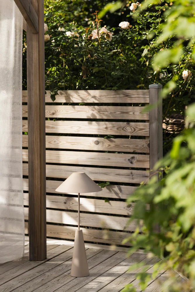 Cannes Portabel Golvlampa Mud | Globen Lighting | 7319434036107 | 403610 | Maessing Interiör