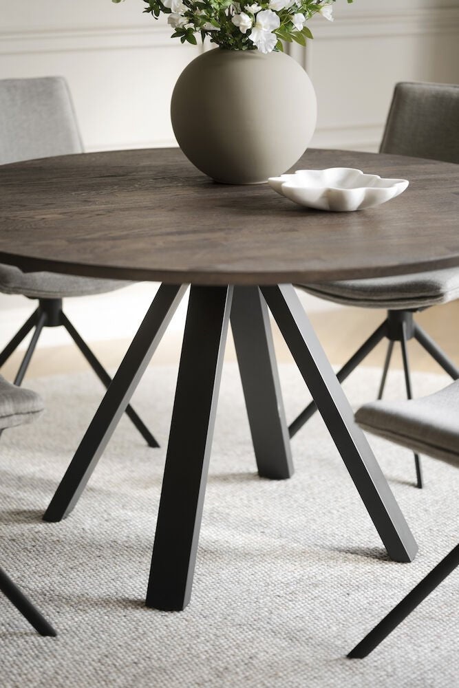 Carradale Matbord Brun Ek/Svarta V - ben Ø130 | Rowico Home | 7340126559925 | 121216 | Maessing Interiör