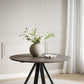 Carradale Matbord Brun Ek/Svarta V - ben Ø130 | Rowico Home | 7340126559925 | 121216 | Maessing Interiör