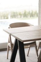 Carradale Matbord Vitpigmenterad Ek/Svarta V - ben 170 | Rowico Home | 7340126556245 | 120880 | Maessing Interiör