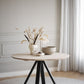 Carradale Matbord Vitpigmenterad Ek/Svarta V - ben Ø130 | Rowico Home | 7340126559895 | 121215 | Maessing Interiör
