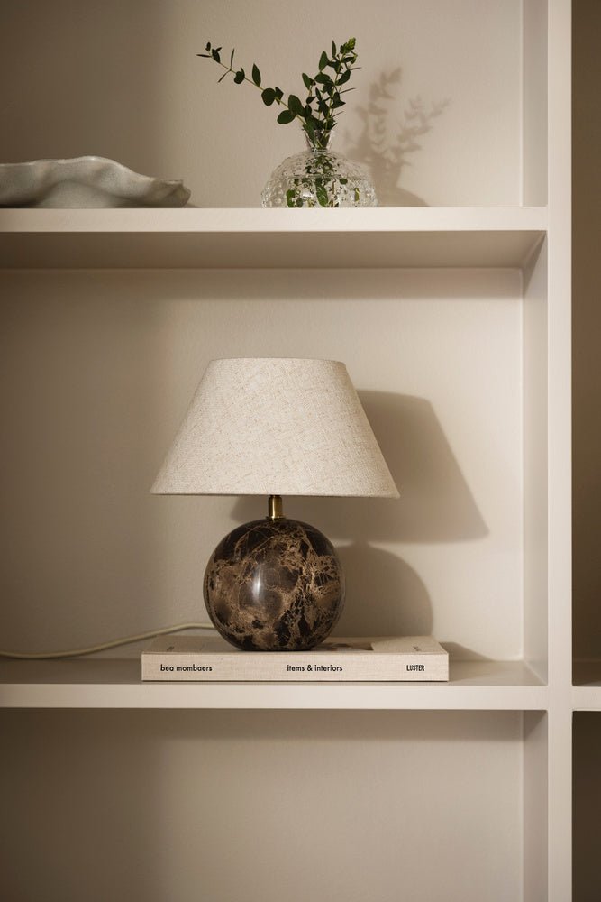 Castello 24 Bordslampa Brun marmor | Globen Lighting | 7319435122069 | 512206 | Maessing Interiör