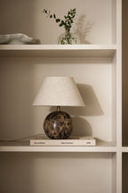 Castello 24 Bordslampa Brun marmor | Globen Lighting | 7319435122069 | 512206 | Maessing Interiör