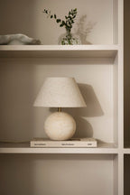 Castello 24 Bordslampa Travertin/Beige | Globen Lighting | 7319435122021 | 512202 | Maessing Interiör