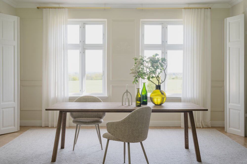 Clapperton Matbord Sandfärgad Ek 220 | Rowico Home | 7340233304029 | 128180 | Maessing Interiör