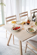 Clapperton Matbord Vitpigmenterad Ek 220 | Rowico Home | 7340233303961 | 128160 | Maessing Interiör