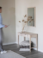 Confetti Avlastningsbord Vitpigmenterad | Rowico Home | 7340126522844 | 103784 | Maessing Interiör