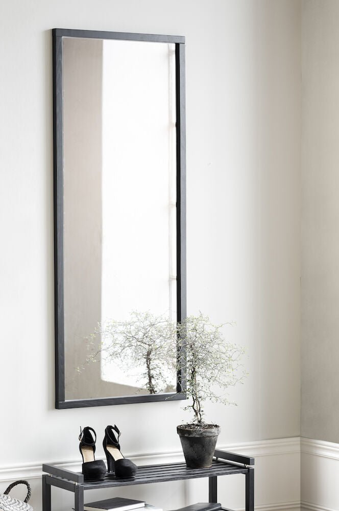 Confetti Spegel Svart Ek 150 | Rowico Home | 7340126545225 | 103808 | Maessing Interiör