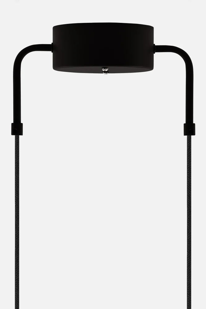 Curve 50 Pendellampa Svart | Globen Lighting | 7319434539110 | 453911 | Maessing Interiör