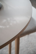 Fairmount Matbord Beige/Vitpigmenterad Ek Ø120 | Rowico Home | 7340233303787 | 123184 | Maessing Interiör