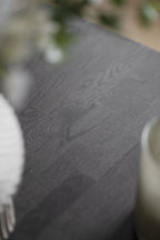 Filippa Matbord Mörkbrun Ek 140 | Rowico Home | 7340126558942 | 113837 | Maessing Interiör