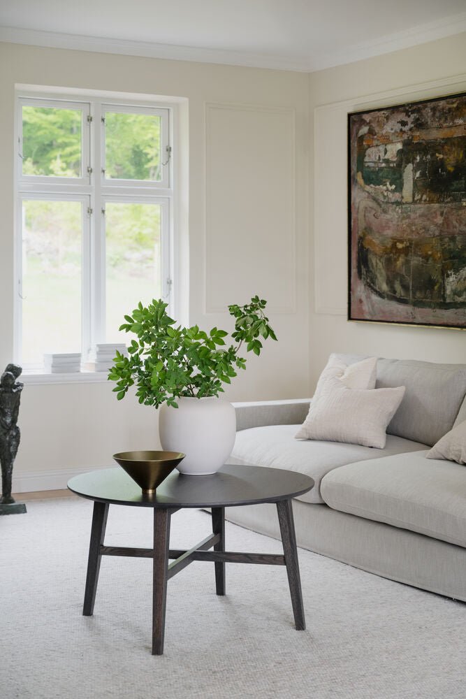 Filippa Soffbord Mörkbrun Ek Ø90 | Rowico Home | 7340233305767 | 113713 | Maessing Interiör