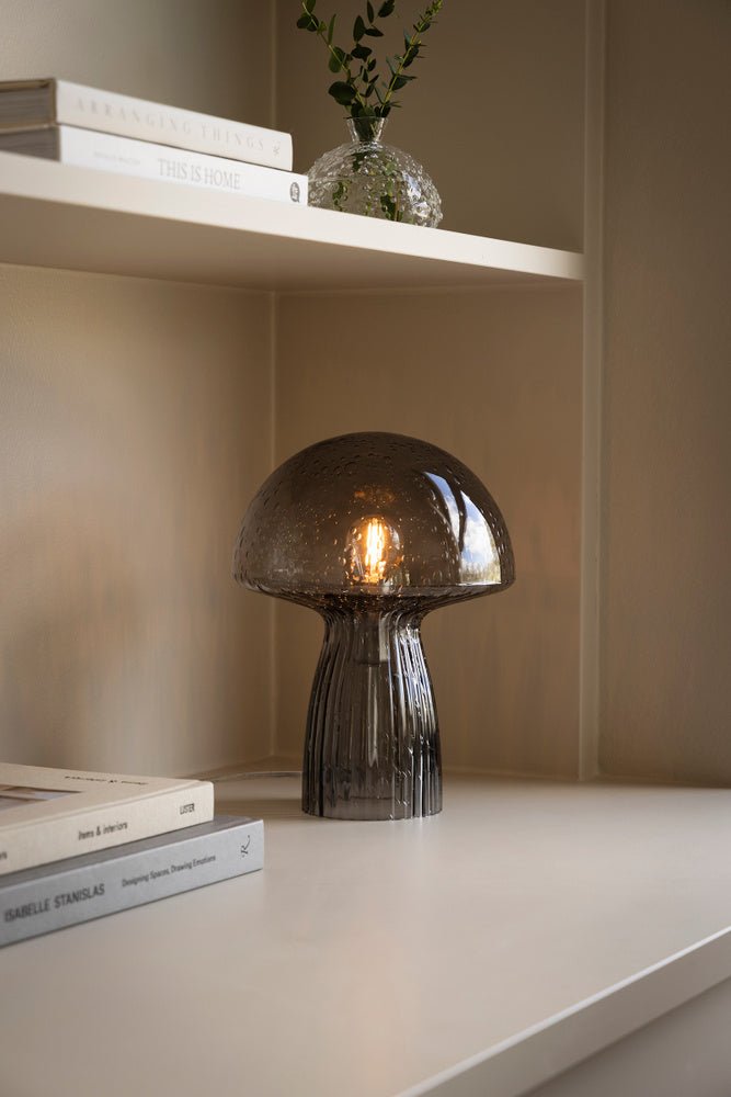 Fungo 22 Special Edition Bordslampa Rök | Globen Lighting | 7319436214565 | 621456 | Maessing Interiör