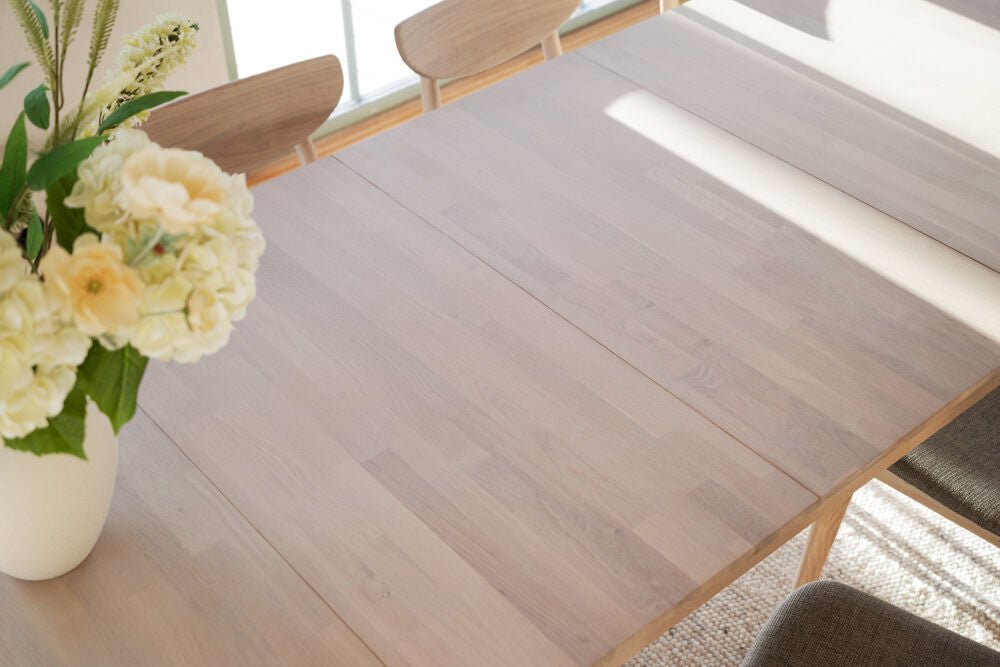 Gardner Matbord Vitpigmenterad Ek 200 | Rowico Home | 7340126595305 | 128218 | Maessing Interiör