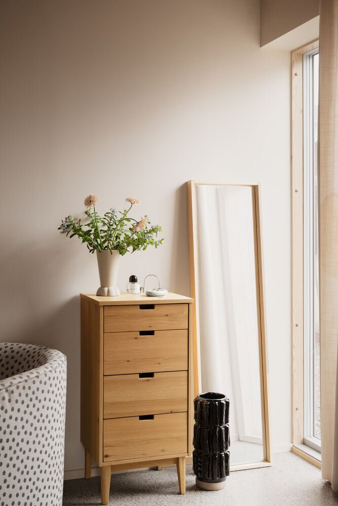 Garrison Byrå Hög 4L Ek | Rowico Home | 7340233307747 | 128380 | Maessing Interiör