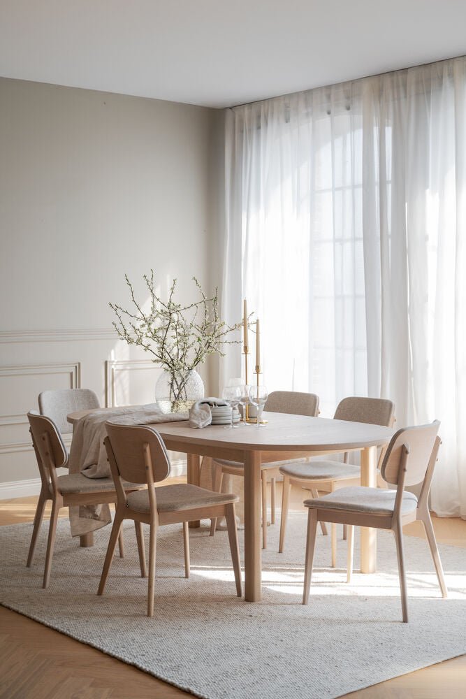 Gifford Matbord Ovalt 220 Vitpigmenterad Ek | Rowico Home | 7340233303916 | 123438 | Maessing Interiör