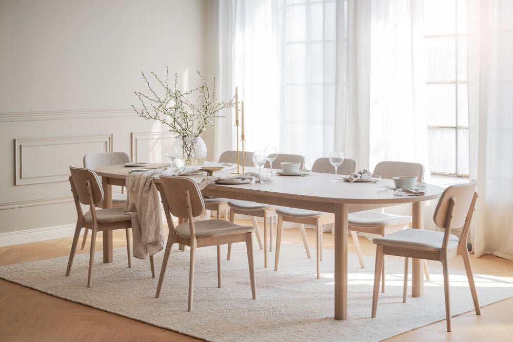 Gifford Matbord Ovalt 220 Vitpigmenterad Ek | Rowico Home | 7340233303916 | 123438 | Maessing Interiör