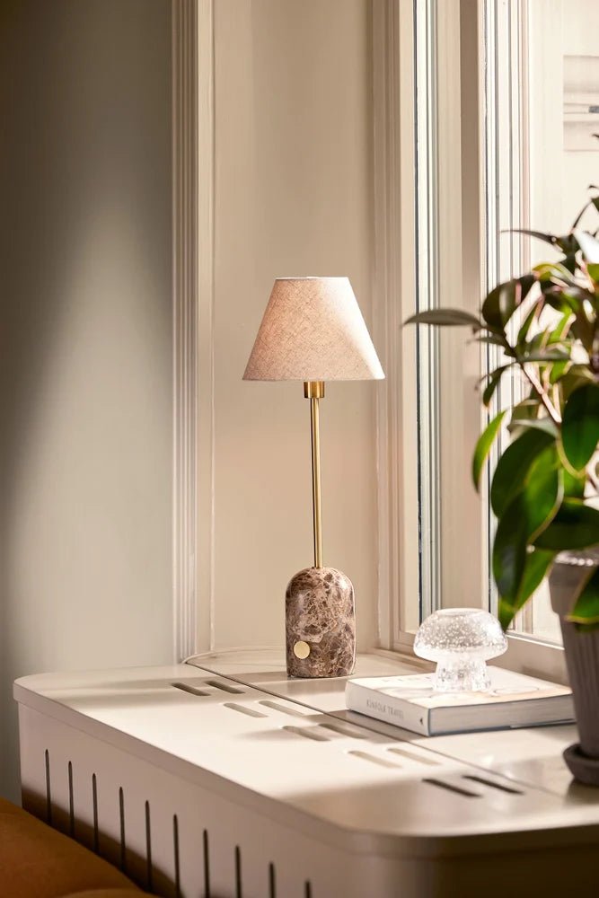 Gino 20 Bordslampa Brun marmor | Globen Lighting | 7319435222066 | 522206 | Maessing Interiör
