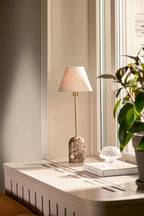 Gino 20 Bordslampa Brun marmor | Globen Lighting | 7319435222066 | 522206 | Maessing Interiör