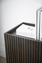 Halifax Sideboard Brun Ek/Svart 160 | Rowico Home | 7340126553831 | 119916 | Maessing Interiör