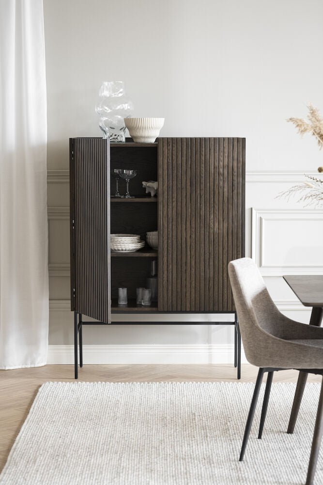 Halifax Skåp Brun Ek | Rowico Home | 7340126553848 | 119917 | Maessing Interiör