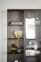 Hazelton Vitrinskåp Brun Ek | Rowico Home | 7340126559628 | 121156 | Maessing Interiör
