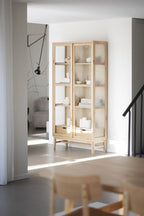 Hazelton Vitrinskåp Ek | Rowico Home | 7340126559604 | 121152 | Maessing Interiör